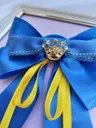Синьо-жовтий бант із короною та колосками на гумці — фото 3